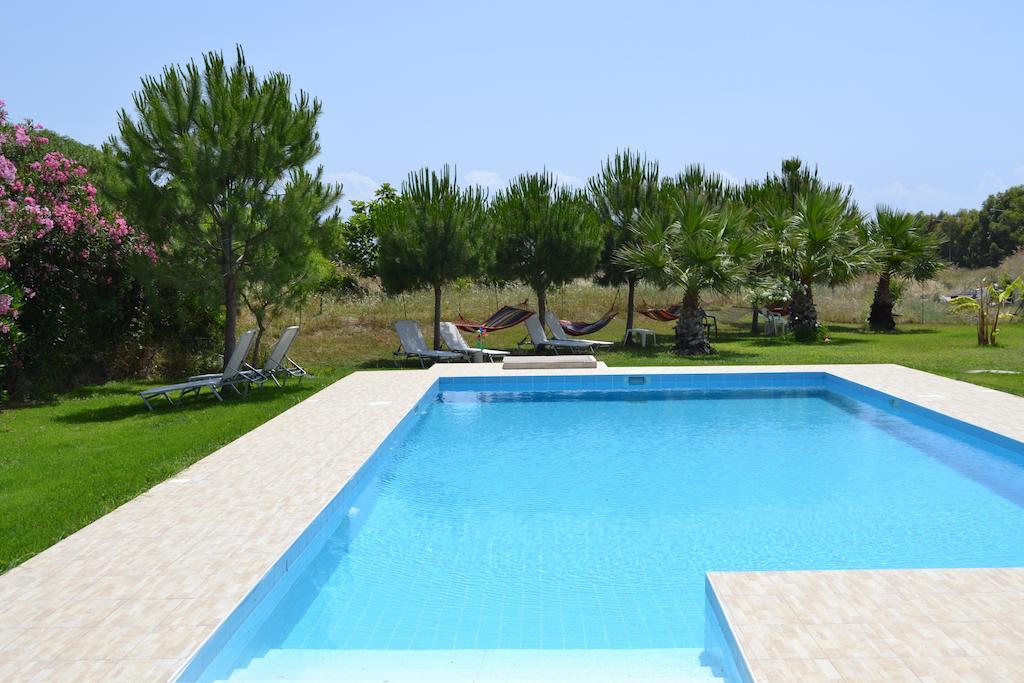 Petasos Apartments 1 غينادي المظهر الخارجي الصورة