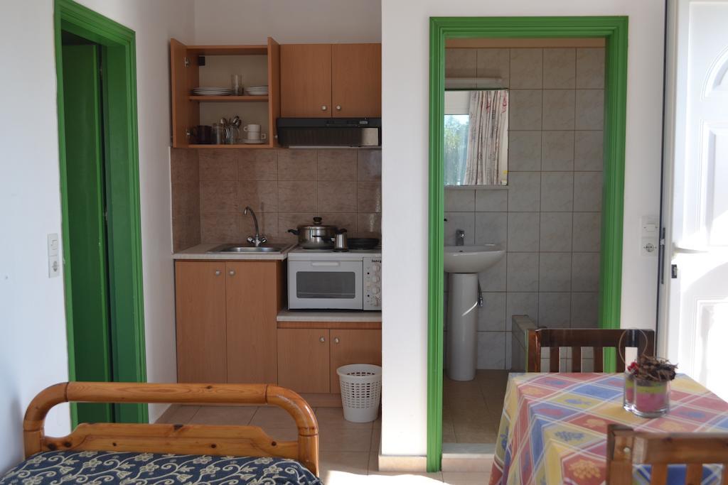 Petasos Apartments 1 غينادي الغرفة الصورة