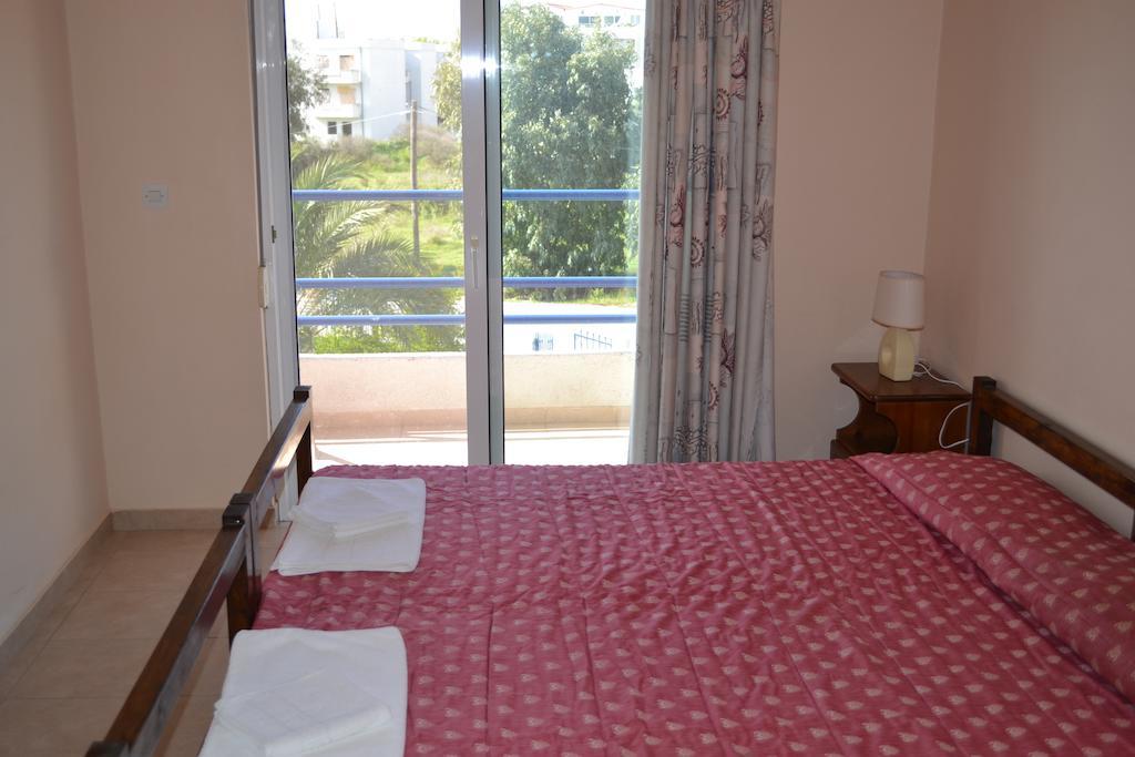 Petasos Apartments 1 غينادي الغرفة الصورة