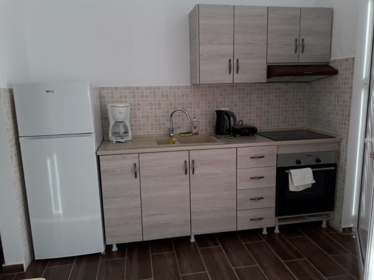 Petasos Apartments 1 غينادي المظهر الخارجي الصورة