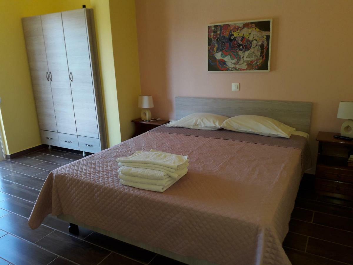 Petasos Apartments 1 غينادي المظهر الخارجي الصورة